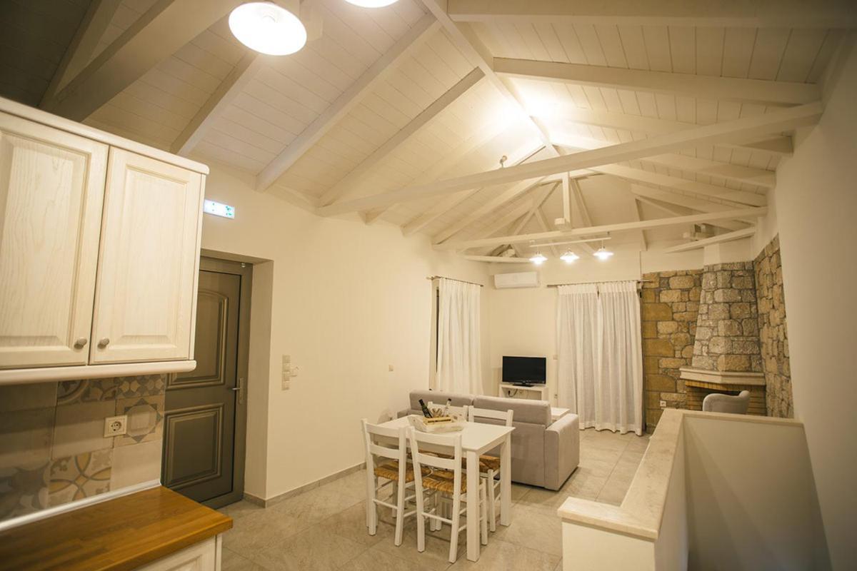 Tseralia Houses Stoúpa Rom bilde