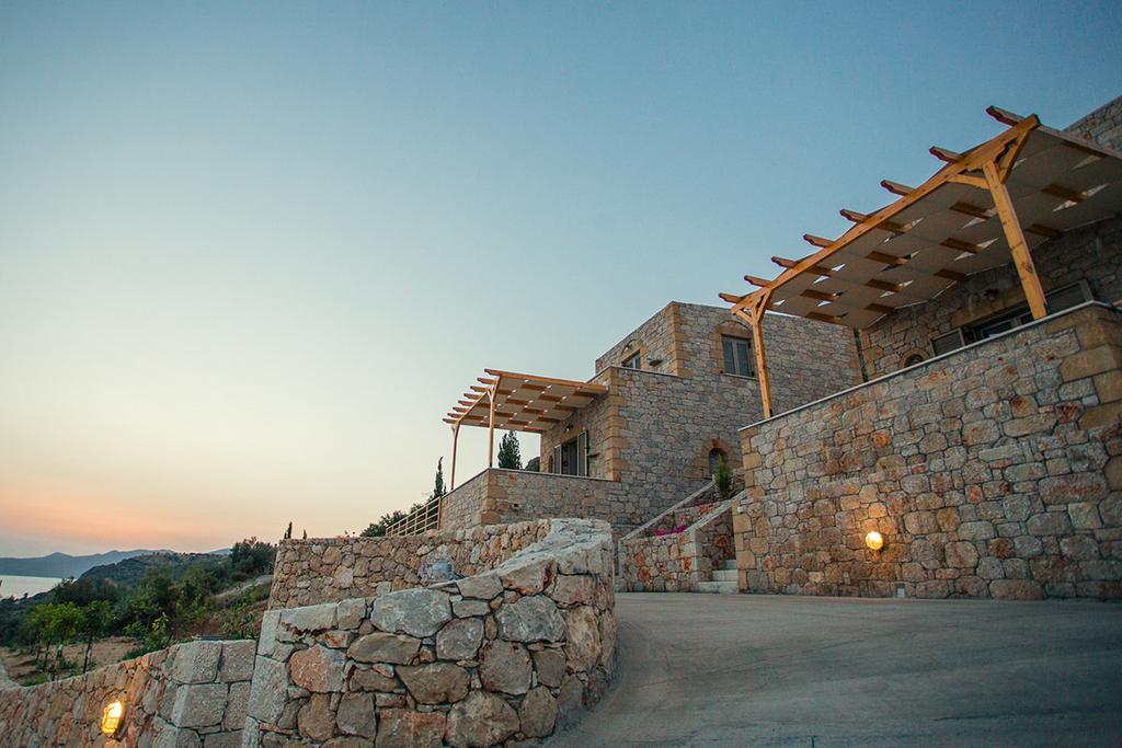 Tseralia Houses Stoúpa Rom bilde